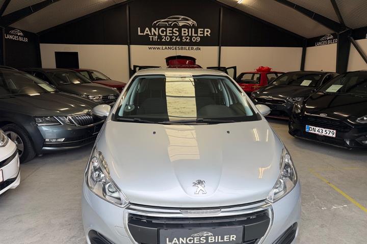 Sølv Peugeot 208 fra 2017