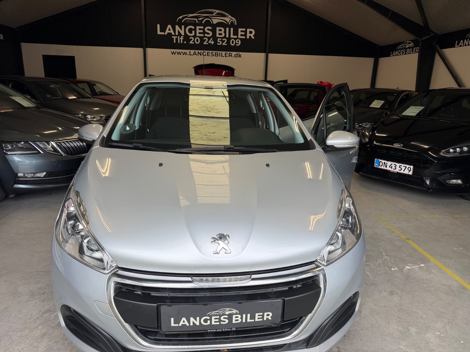Sølv Peugeot 208 fra 2017