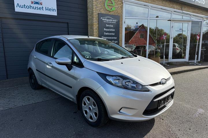 Sølv Ford Fiesta fra 2011