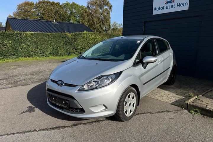 Sølv Ford Fiesta fra 2011