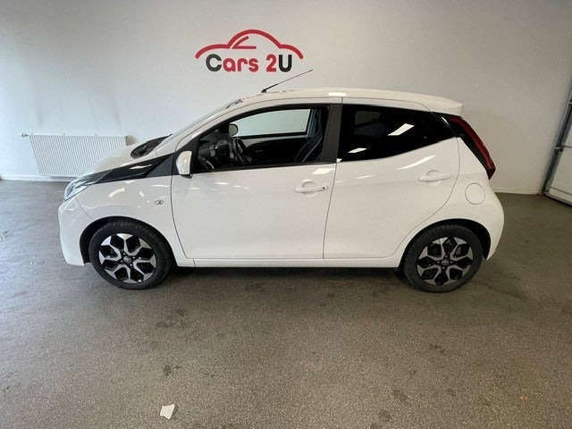 Hvid Toyota Aygo fra 2021