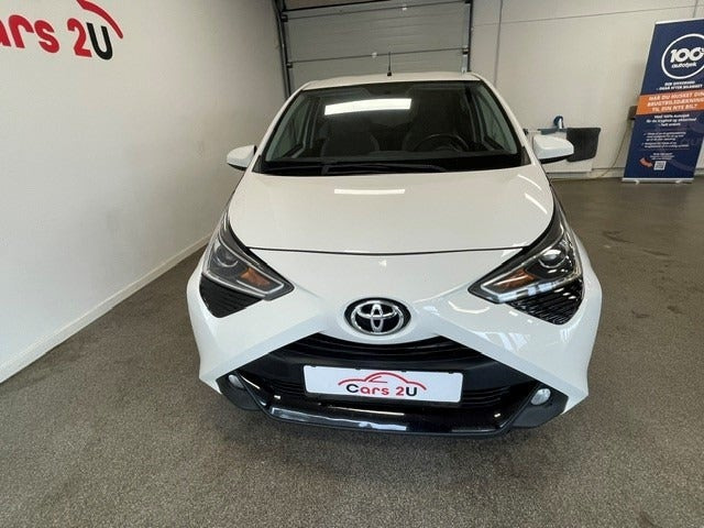 Hvid Toyota Aygo fra 2021