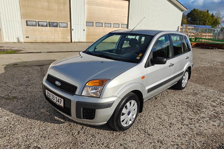 Gul Ford Fusion fra 2009