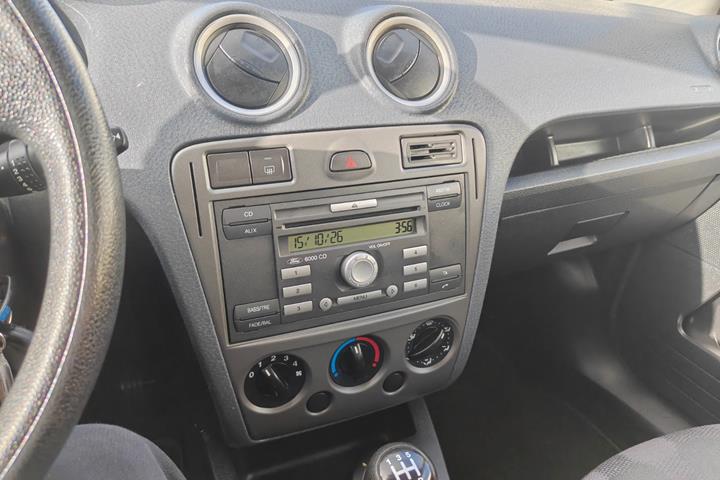 Gul Ford Fusion fra 2009