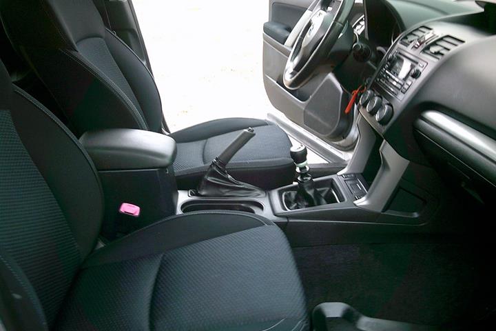 Gul Subaru Forester fra 2013