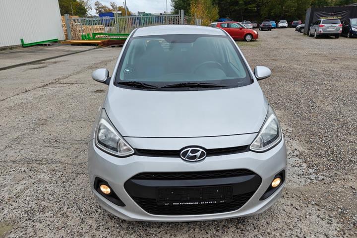 Gul Hyundai i10 fra 2014