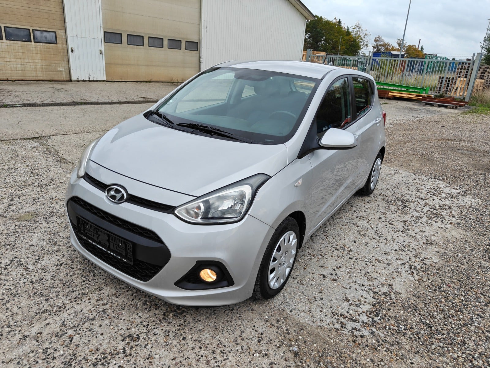 Gul Hyundai i10 fra 2014