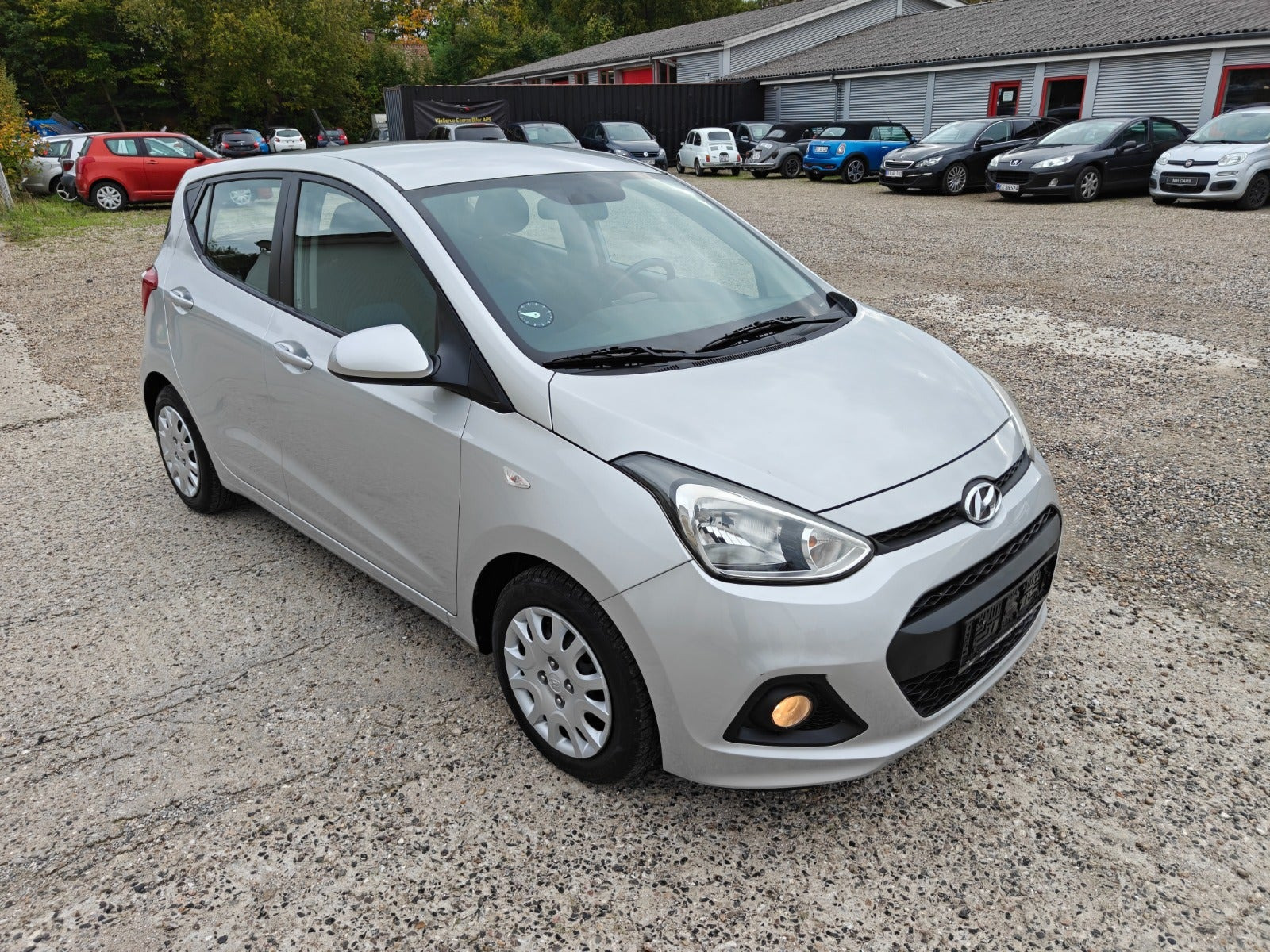 Gul Hyundai i10 fra 2014