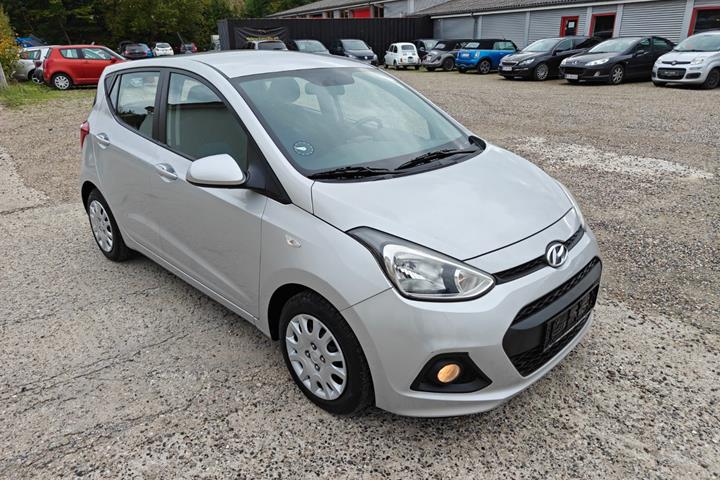 Gul Hyundai i10 fra 2014