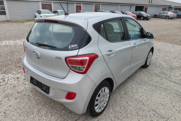 Gul Hyundai i10 fra 2014