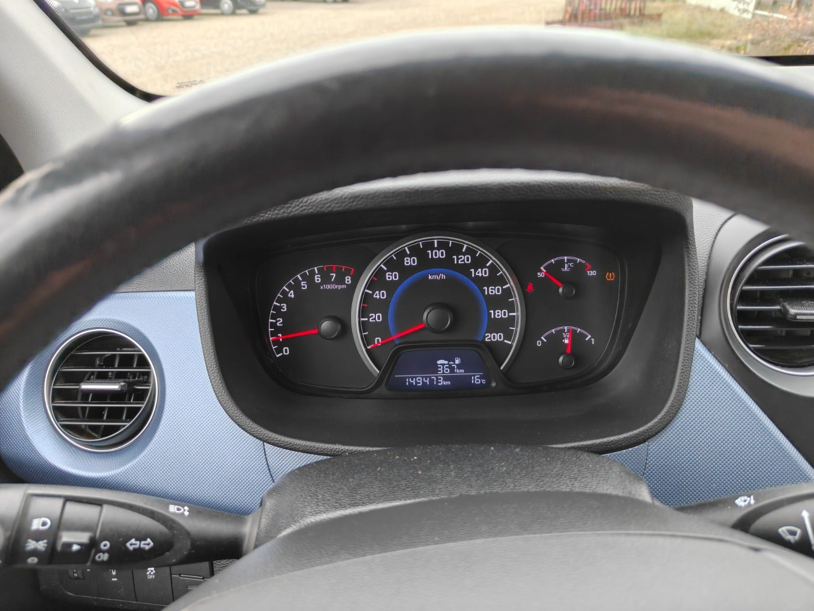 Gul Hyundai i10 fra 2014