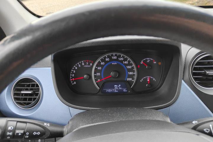 Gul Hyundai i10 fra 2014
