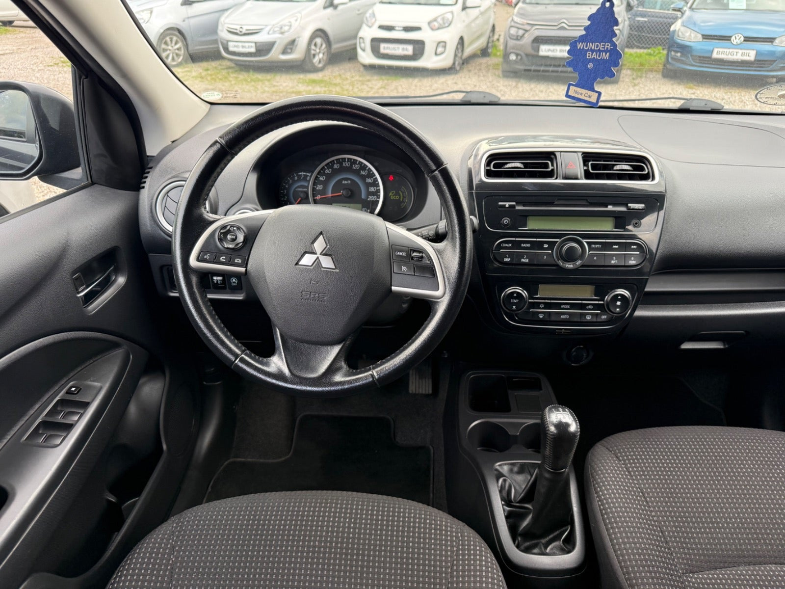 Grå Mitsubishi Space Star fra 2015