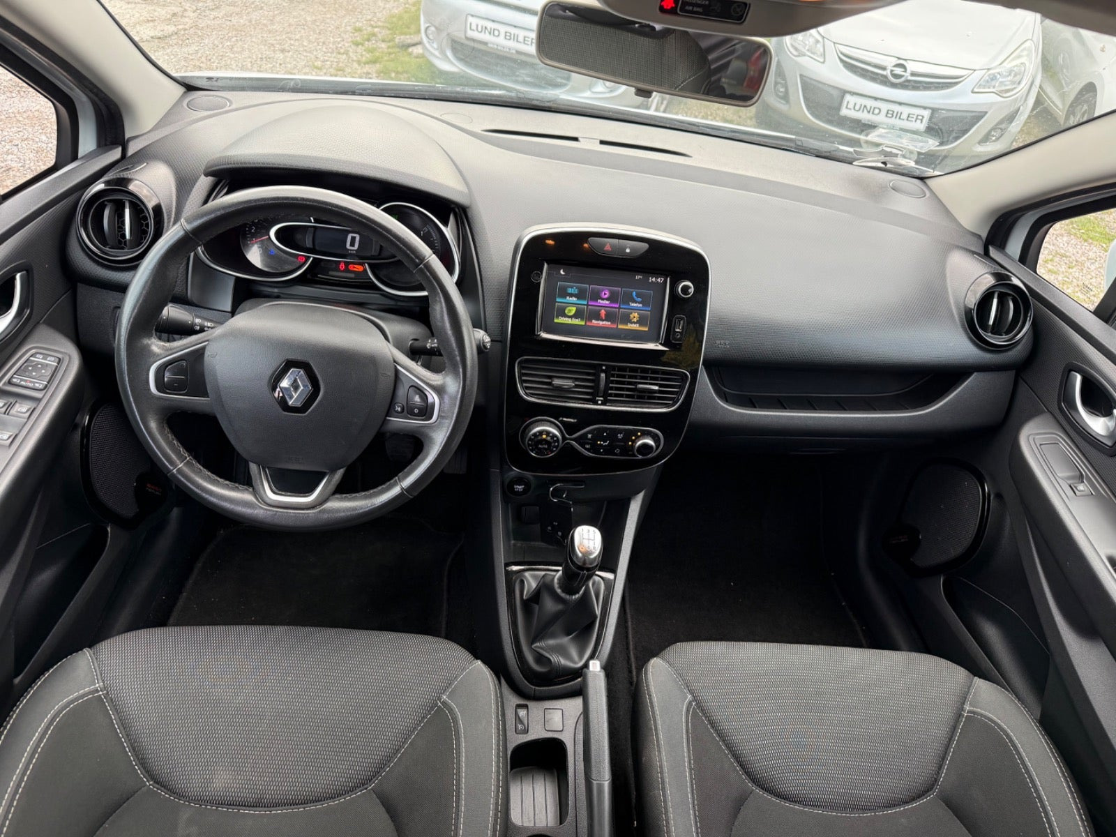 Hvid Renault Clio IV fra 2016