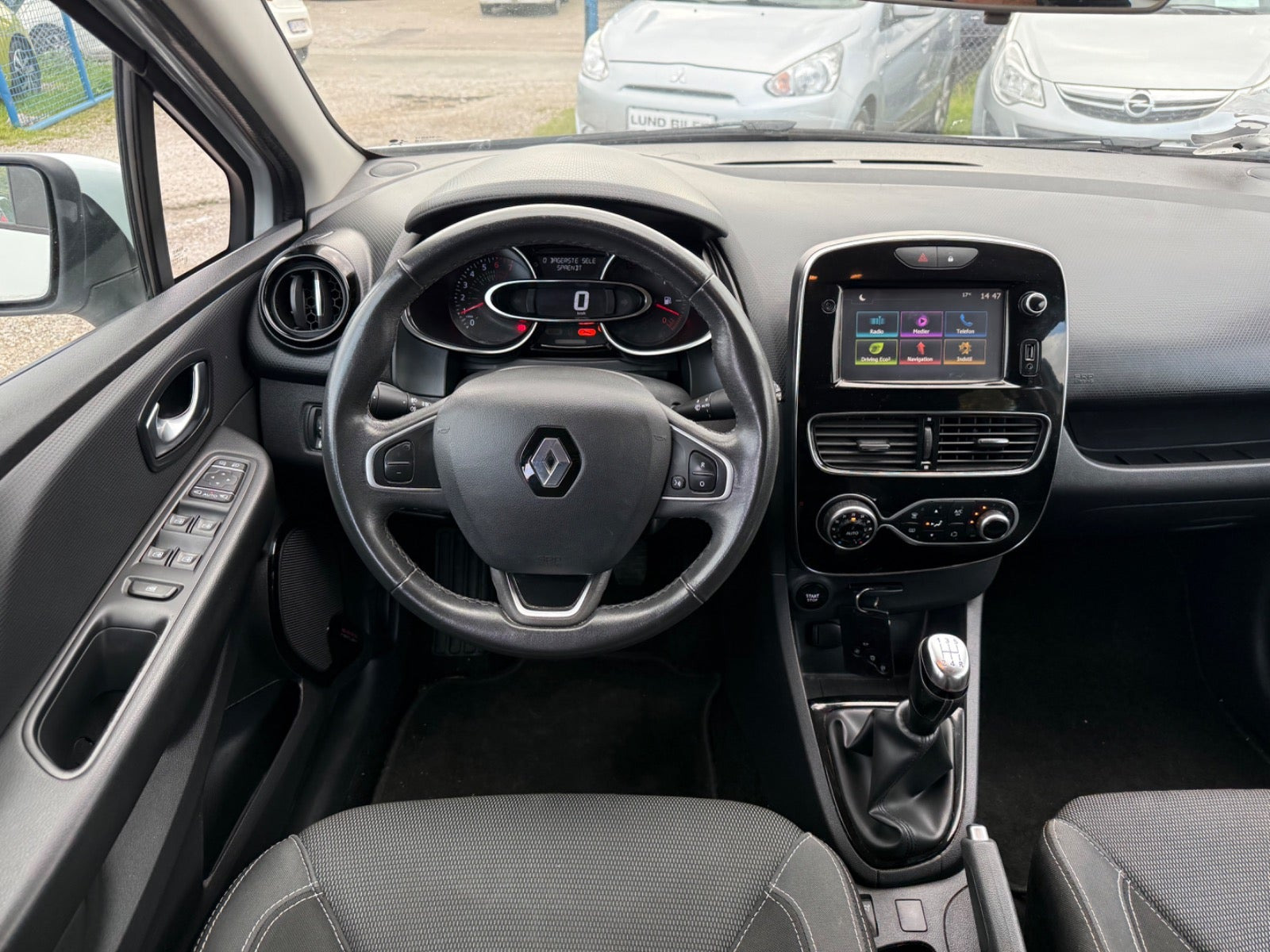 Hvid Renault Clio IV fra 2016
