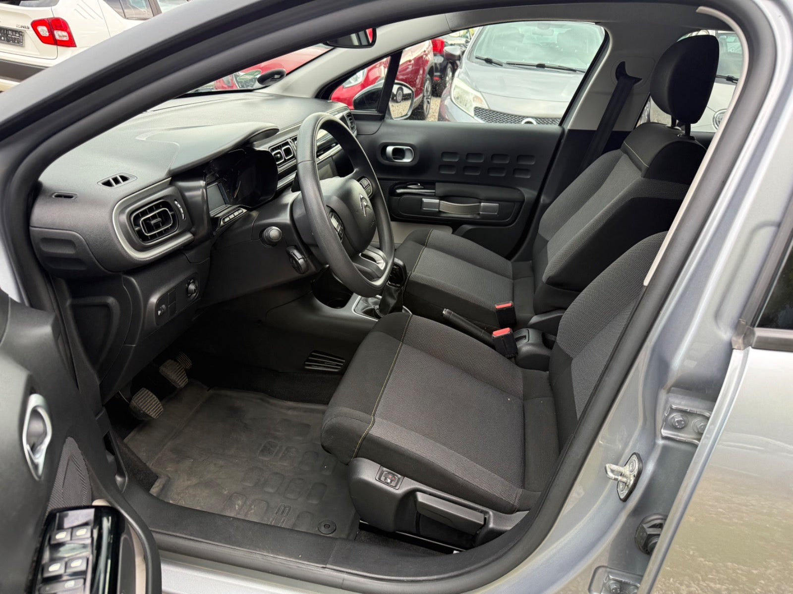 Grå Citroën C3 fra 2021