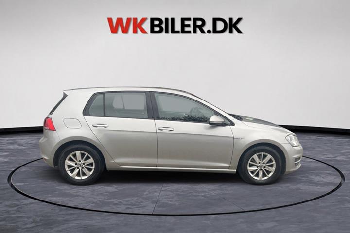 Orange VW Golf VII fra 2015