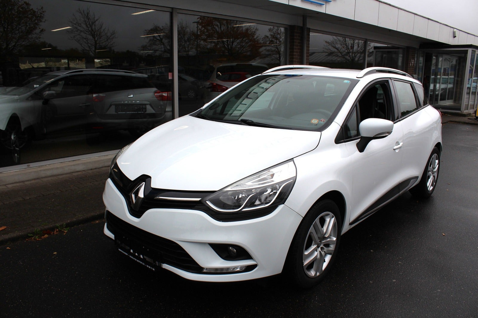 Hvid Renault Clio IV fra 2017