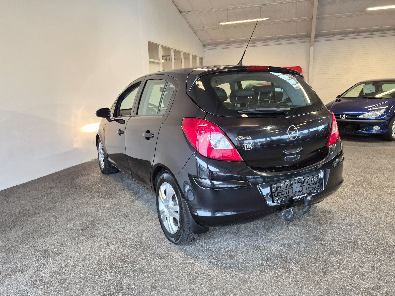 Sort Opel Corsa fra 2009