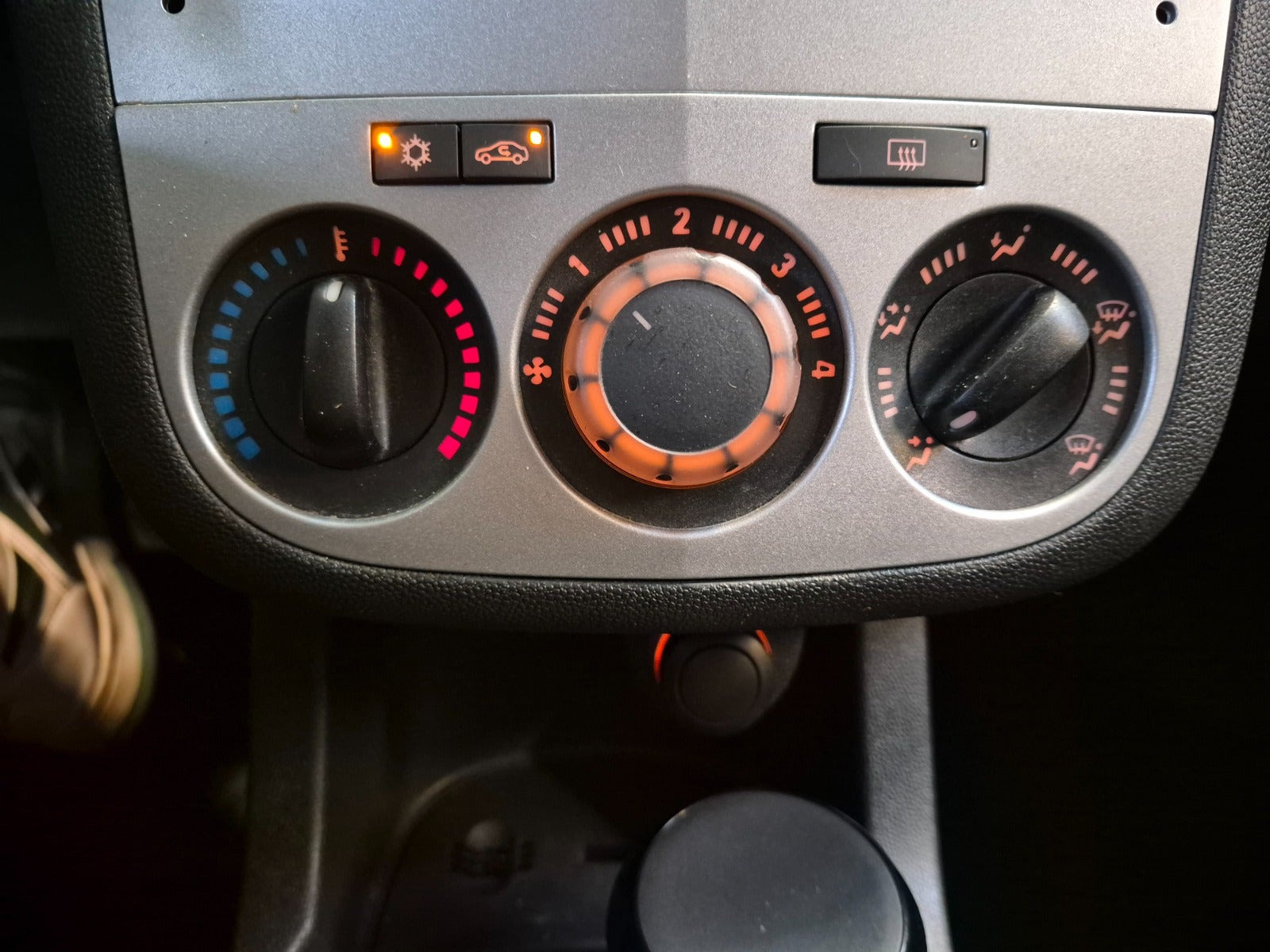 Sort Opel Corsa fra 2009