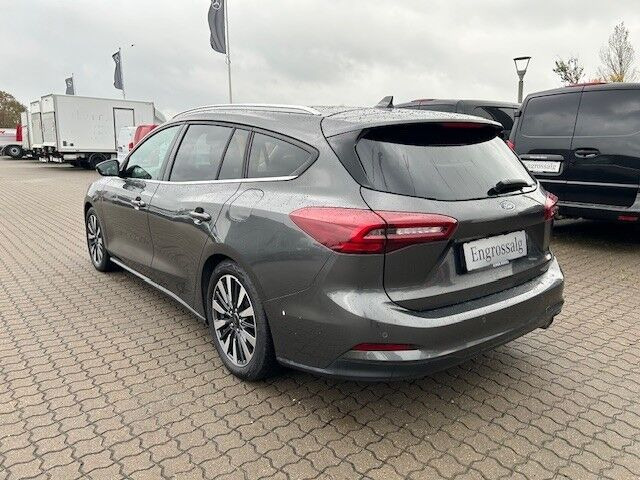Grå Ford Focus fra 2024