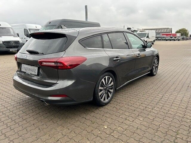 Grå Ford Focus fra 2024