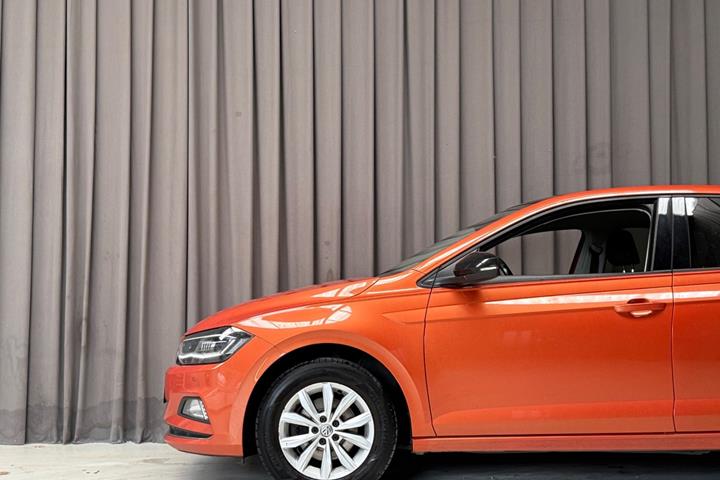 Orange VW Polo fra 2019