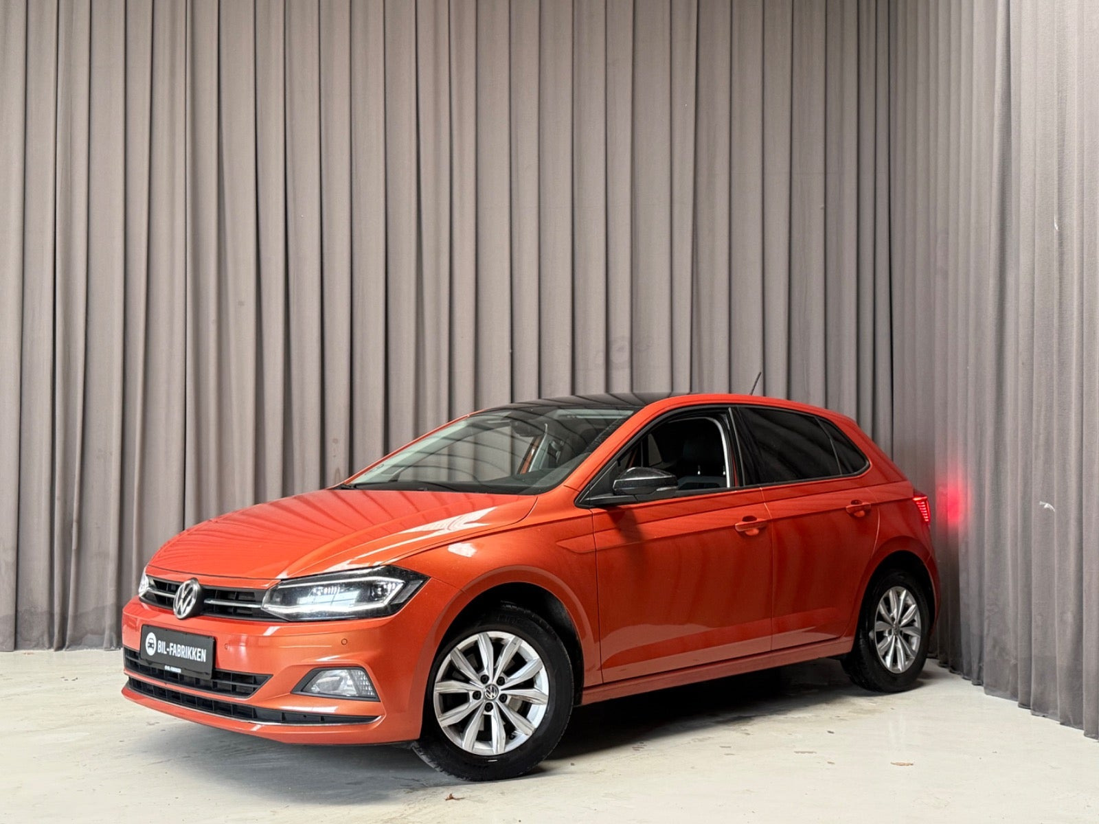 Orange VW Polo fra 2019
