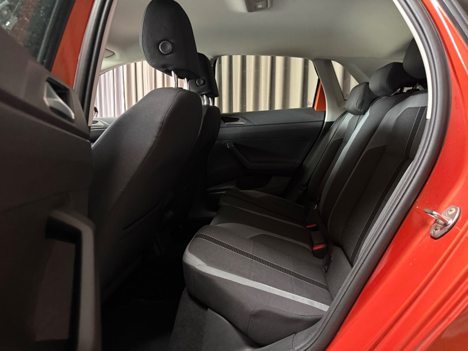 Orange VW Polo fra 2019
