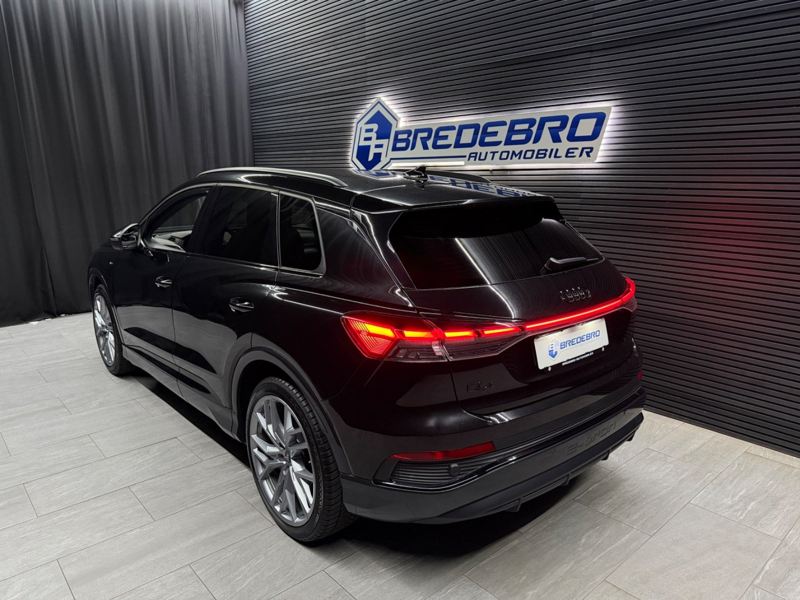Sort Audi Q4 e-tron fra 2024