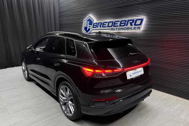 Sort Audi Q4 e-tron fra 2024