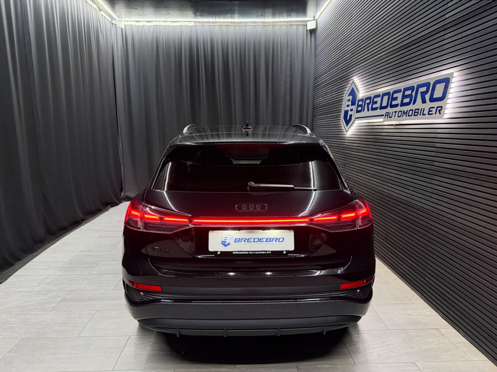 Sort Audi Q4 e-tron fra 2024