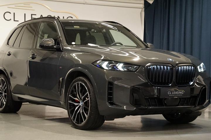 Grå BMW X5 fra 2023