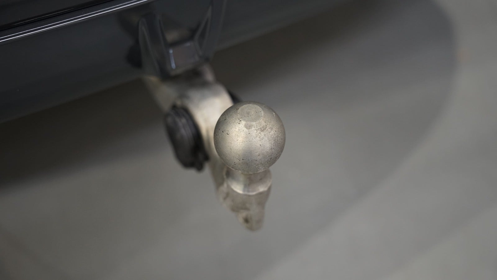 Grå BMW X5 fra 2023