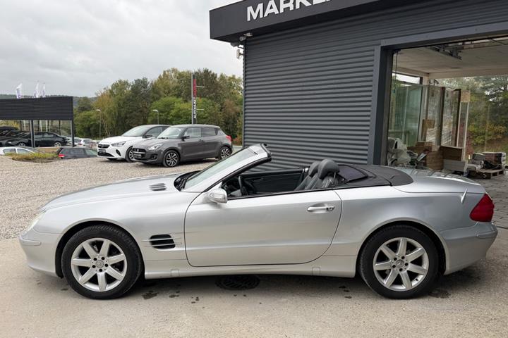 Sølv Mercedes SL350 fra 2005