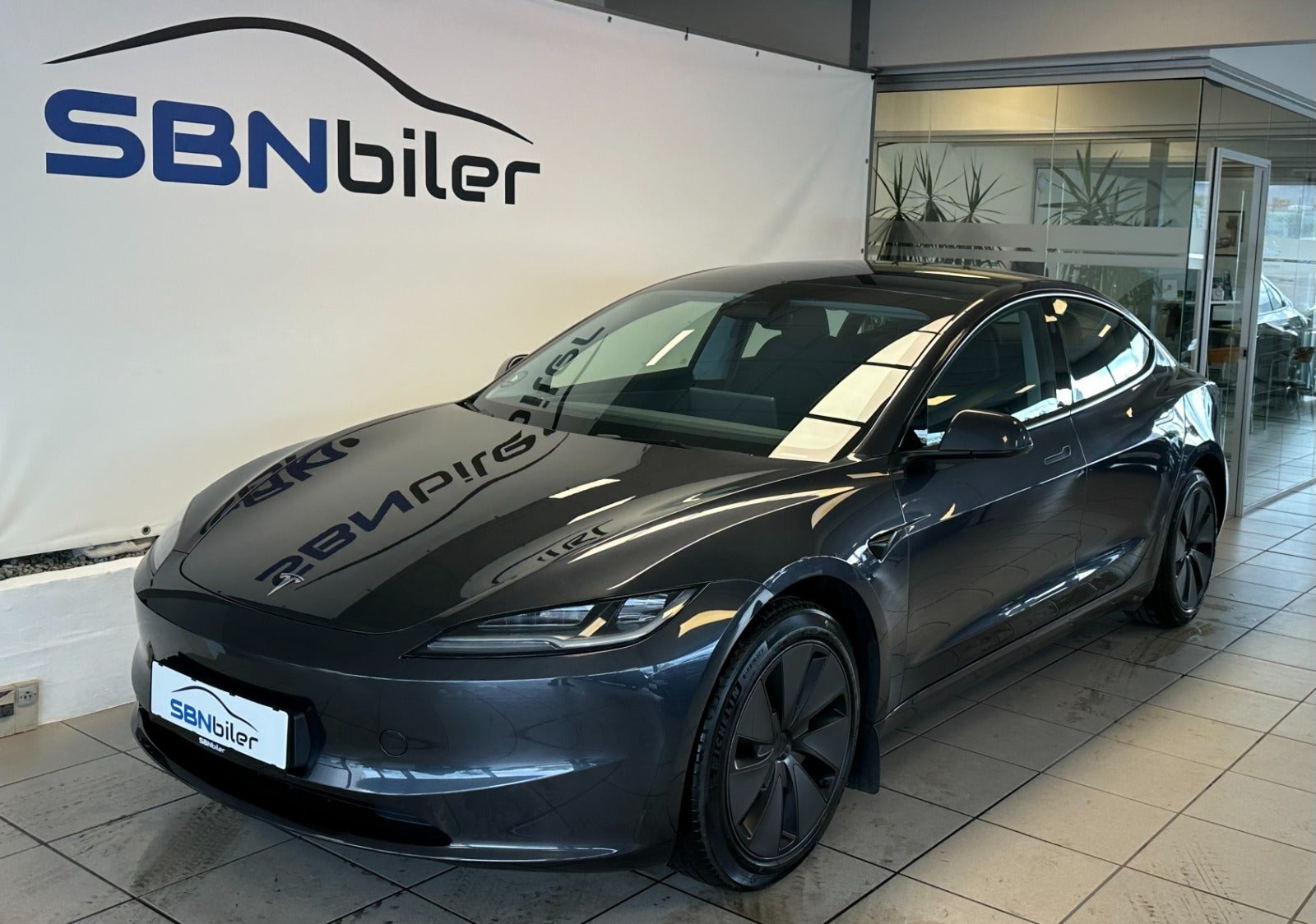 Tesla Model 3 RWD