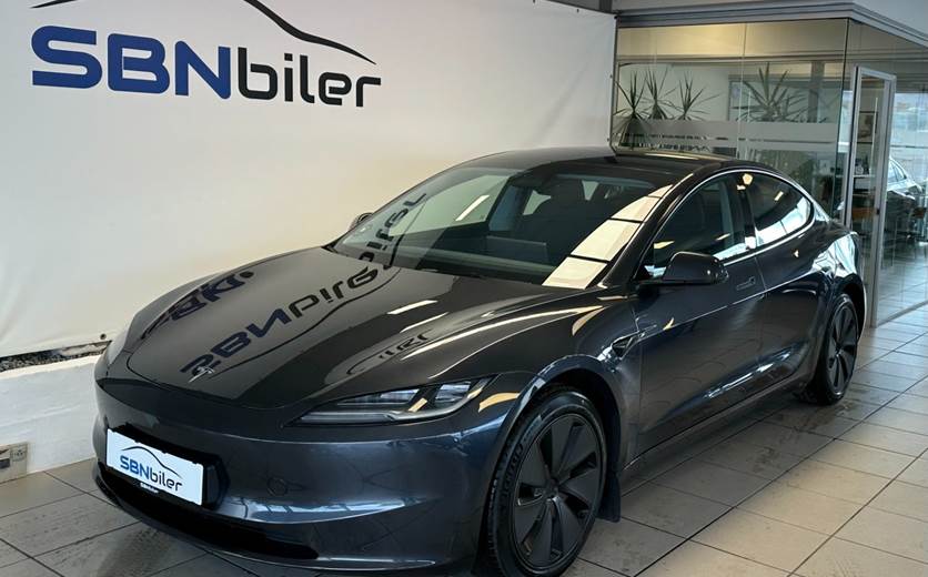 Tesla Model 3 RWD