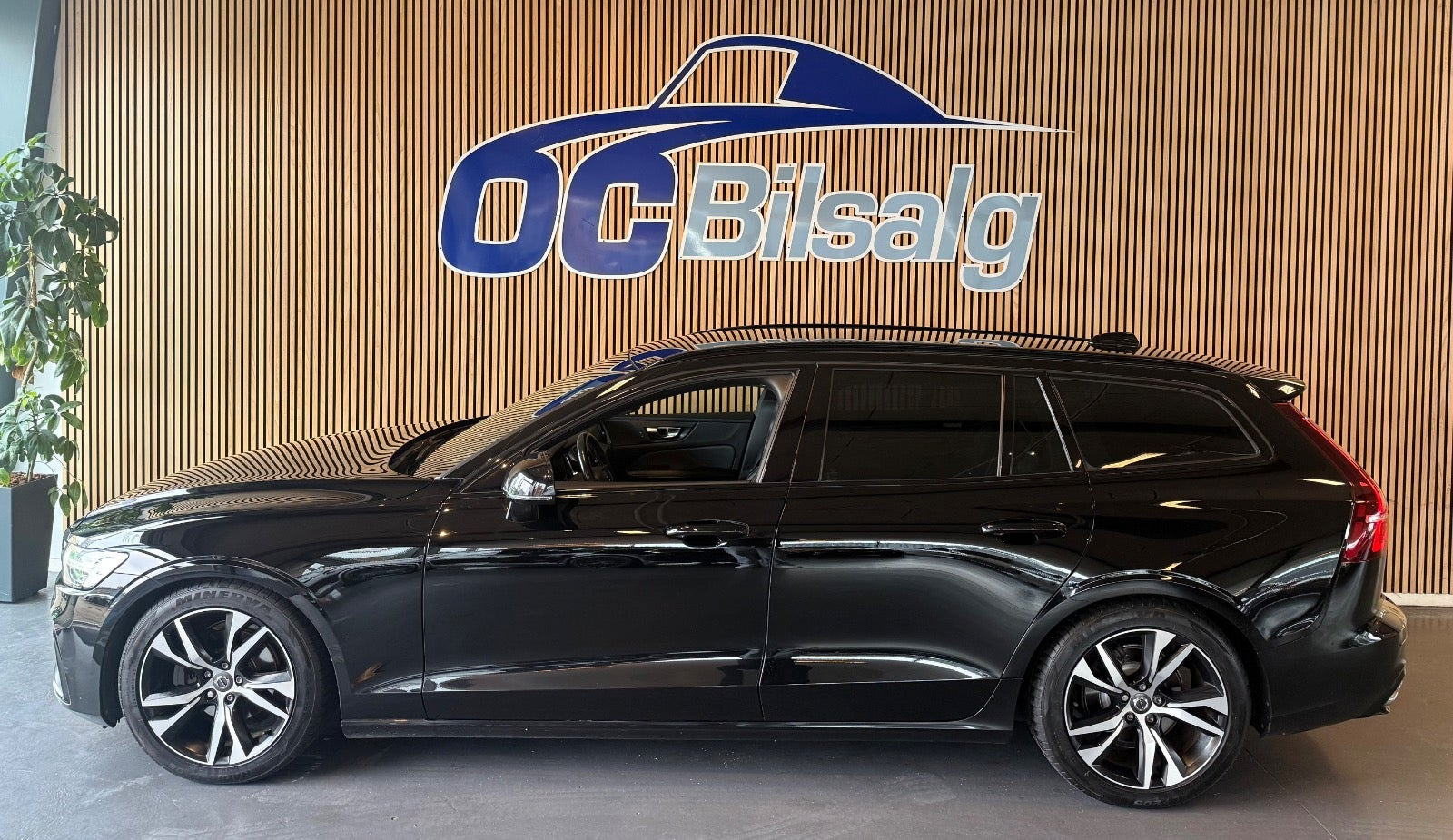 Sort Volvo V60 fra 2020
