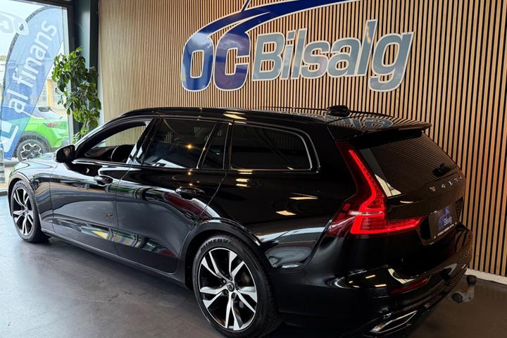 Sort Volvo V60 fra 2020