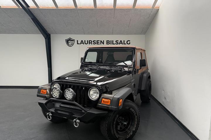 Sort Jeep Wrangler fra 2001