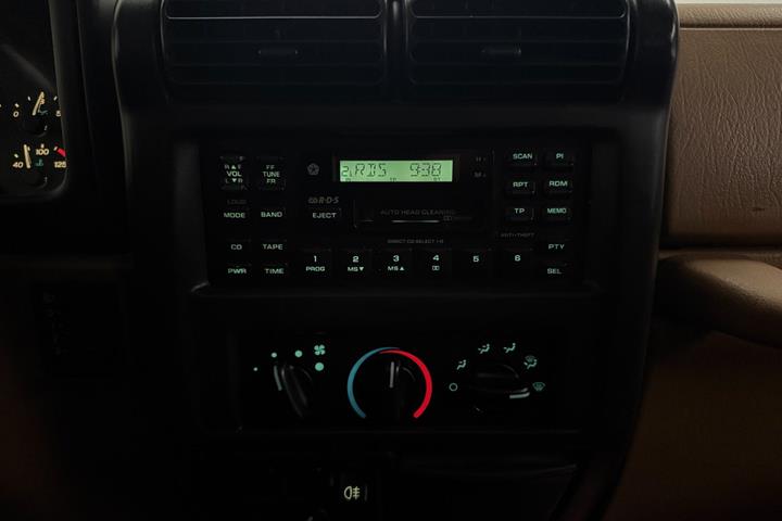 Sort Jeep Wrangler fra 2001