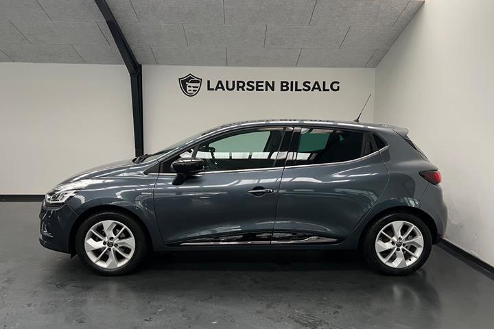 Grå Renault Clio IV fra 2018
