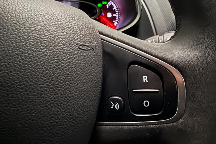 Grå Renault Clio IV fra 2018