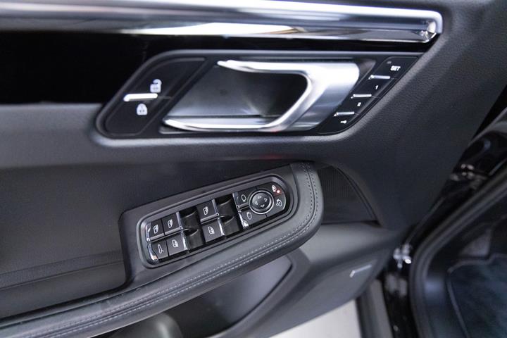 Sort Porsche Macan S fra 2020