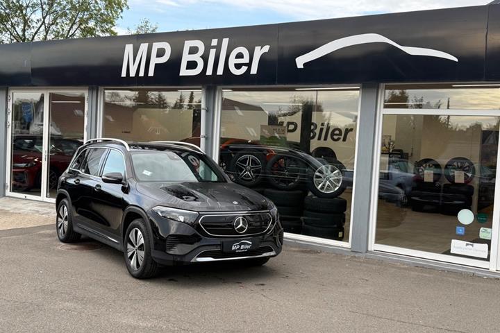 Sort Mercedes EQB300 fra 2024