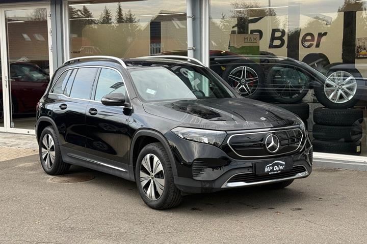 Sort Mercedes EQB300 fra 2024