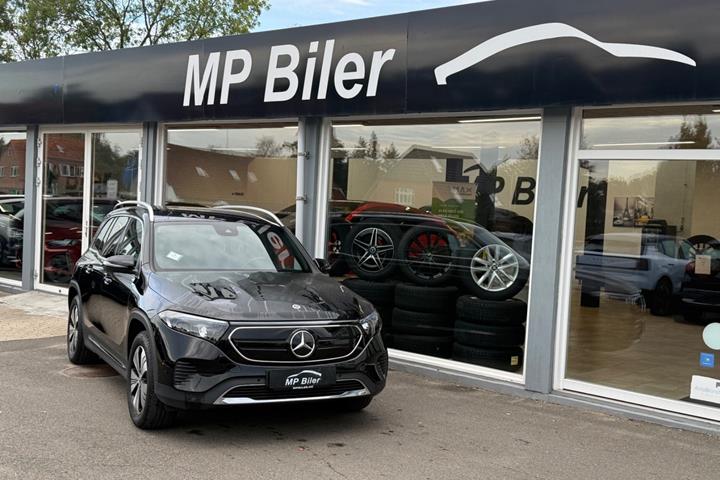 Sort Mercedes EQB300 fra 2024
