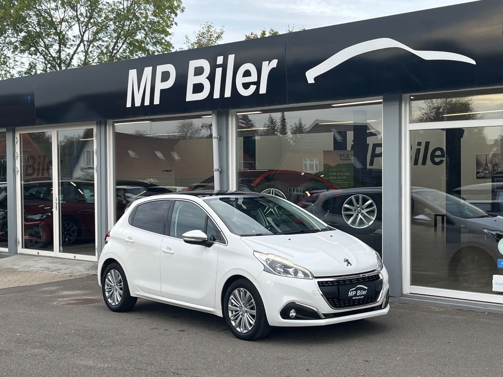 Peugeot 208 1,6 BlueHDi 100 Allure Sky