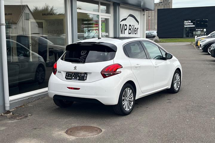 Hvid Peugeot 208 fra 2018