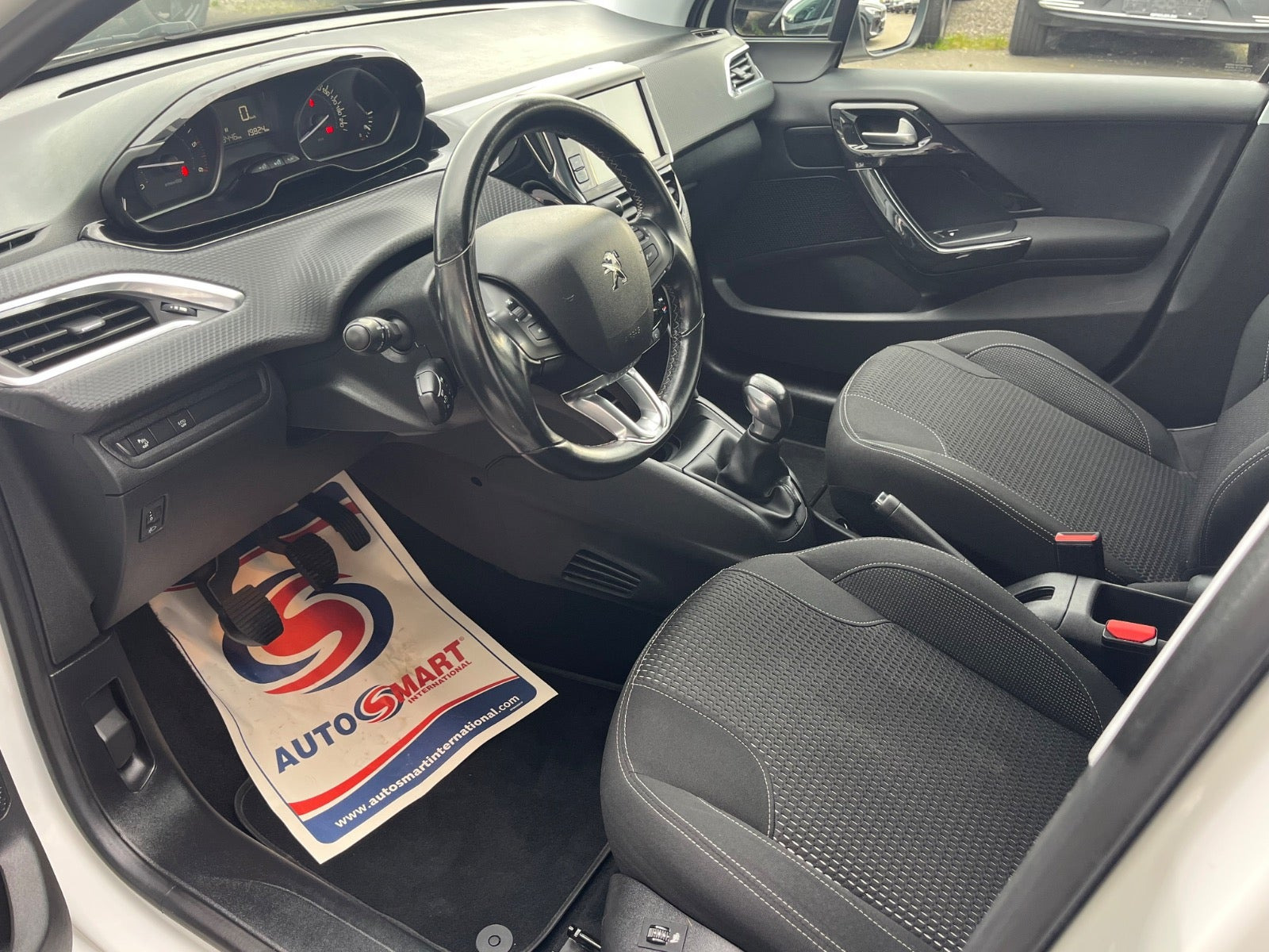 Hvid Peugeot 208 fra 2018